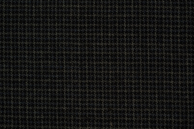 700018
